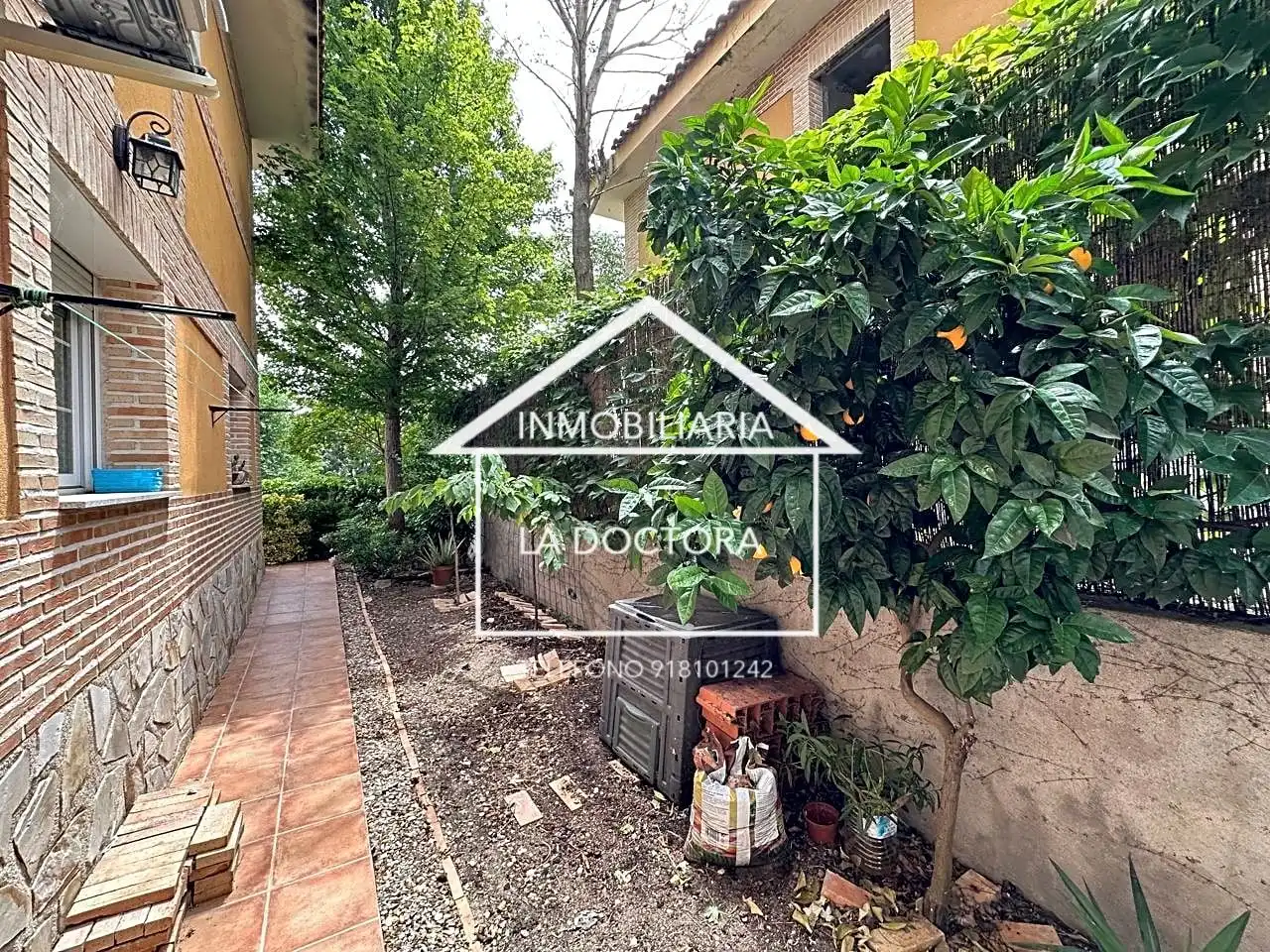 Casa adosada en venta en Erillas, Nombela