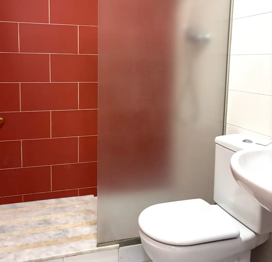 Baño de Piso en venta en Girona