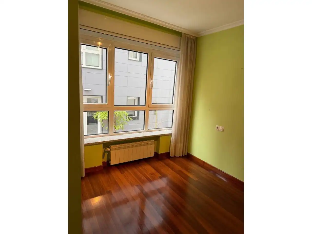 Dormitori de Apartament en venda en Lugo amb Calefacció, Traster i Moblat