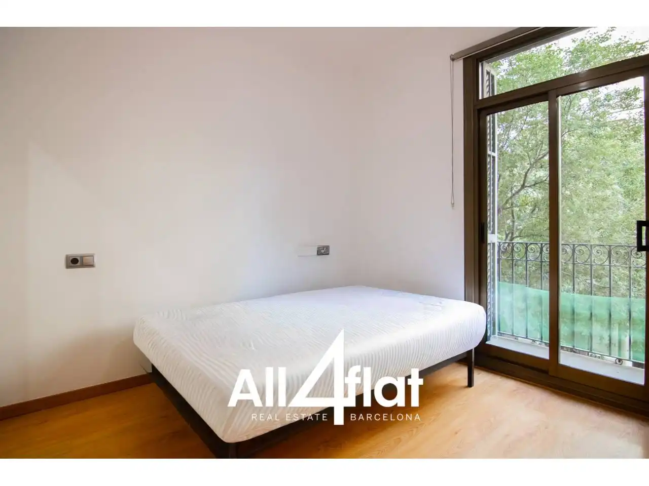 Piso con terraza en venta en Calle DIPUTACIO, imagen 11