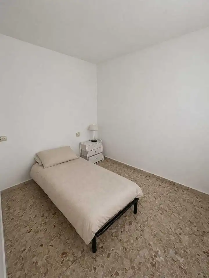 Dormitori de Casa o xalet de lloguer en Coín amb Aire condicionat, Terrassa i Moblat
