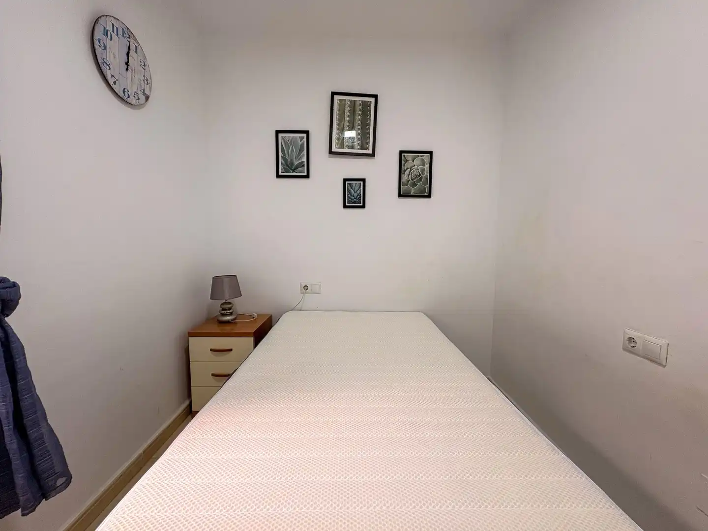 Habitación de Piso en venta en Pilar de la Horadada con Terraza, Trastero y Amueblado