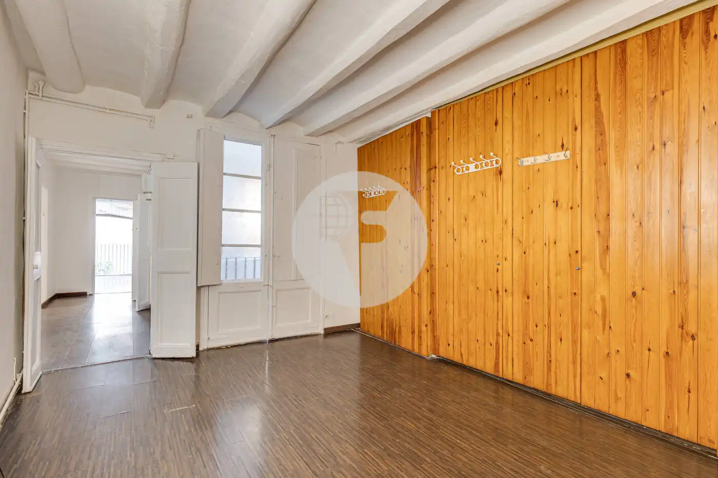Piso en venta en Barcelona con Calefacción y Balcón