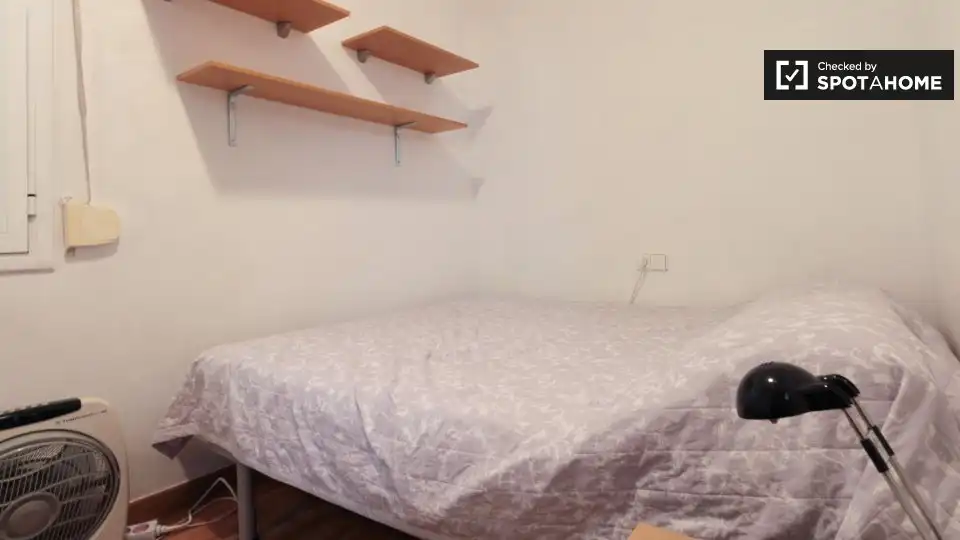 Room in La Sagrera