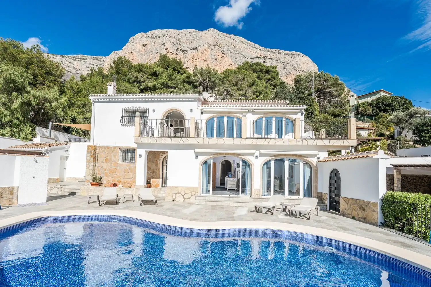Detached house with pool for sale in Montgó - Ermita