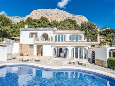 Chalet con piscina en venta en Montgó - Ermita