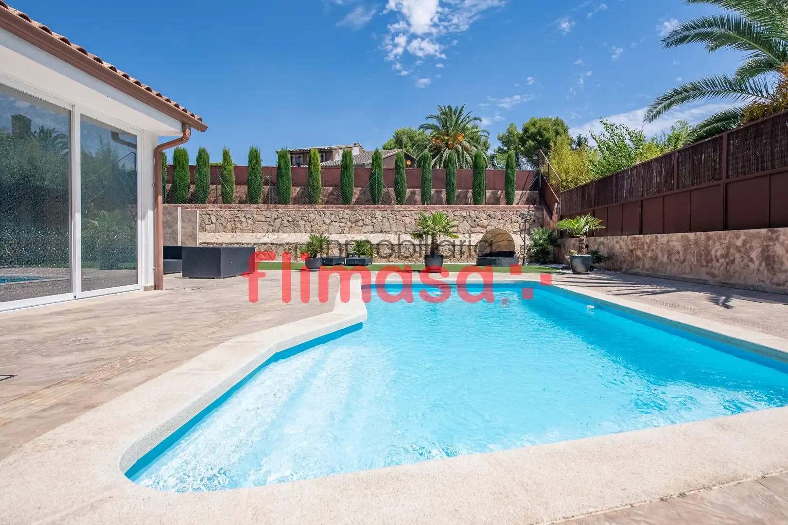 Swimming pool of Houses for sale in Villaviciosa de Odón  with Air Conditioner, Heating and Private garden