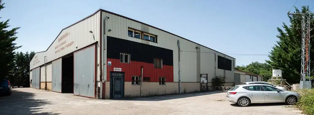 Außenansicht von Fabrikhallen zum Verkauf in Barrundia