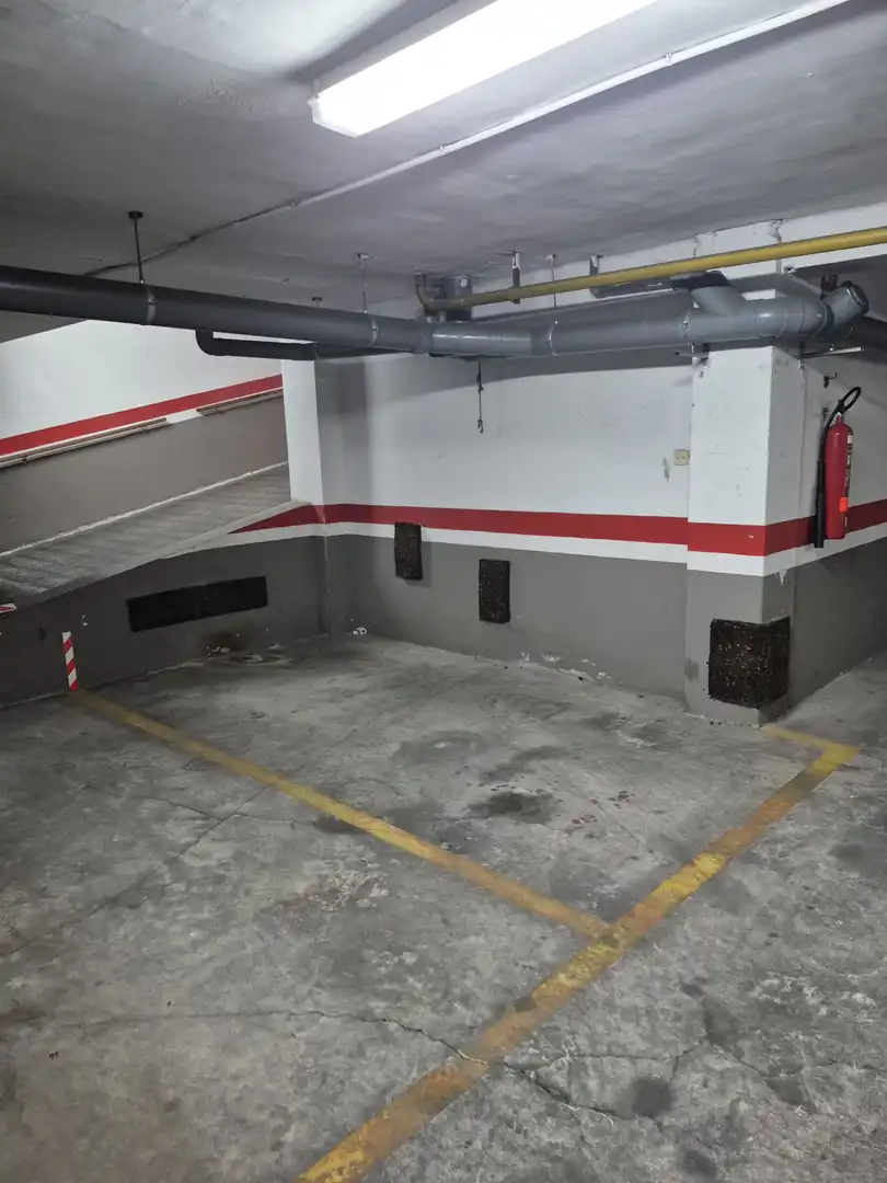 Parkplatz von Garage zur Miete in Valencia