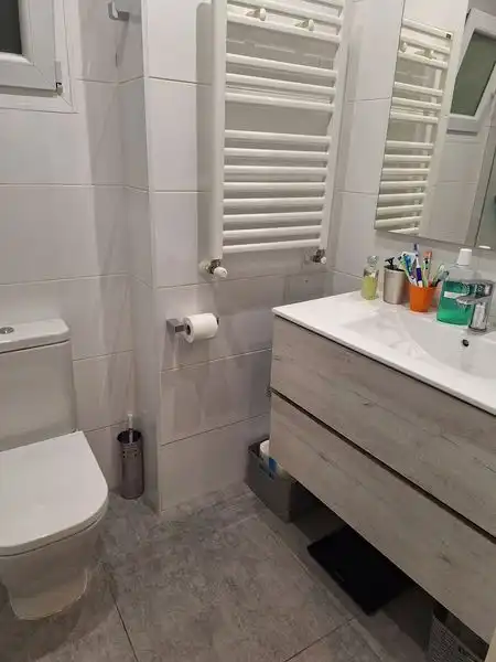 Bany de Pis en venda en Donostia - San Sebastián  amb Calefacció