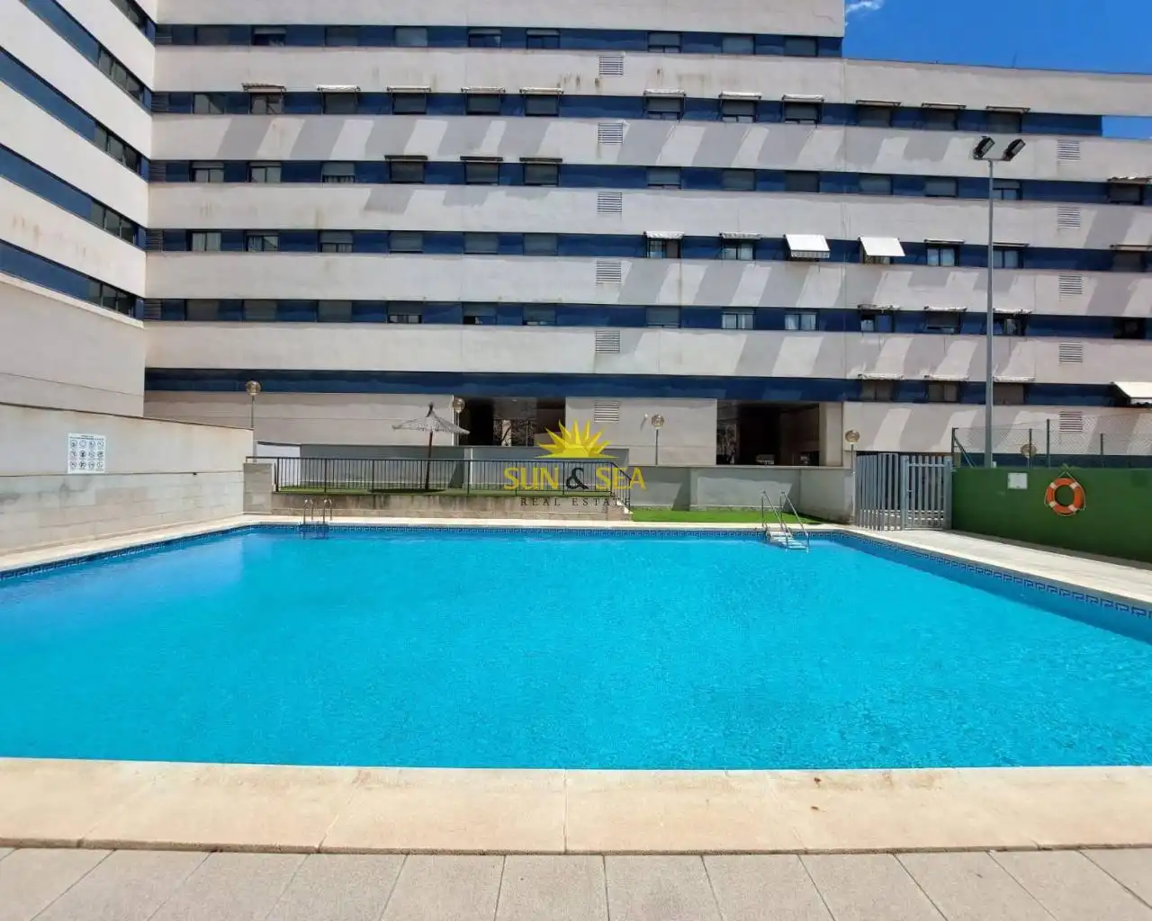 Piscina de Pis de lloguer en Alicante / Alacant amb Aire condicionat, Calefacció i Traster