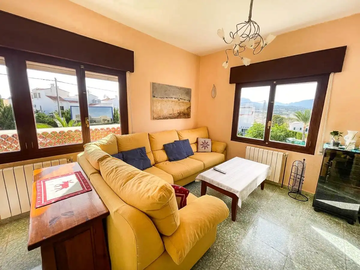 Sala d'estar de Casa o xalet en venda en L'Alfàs del Pi amb Terrassa i Piscina