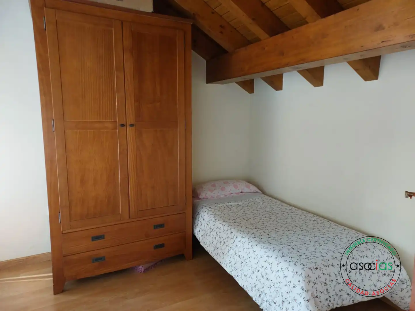 Dormitori de Casa o xalet en venda en Parres amb Calefacció, Jardí privat i Terrassa
