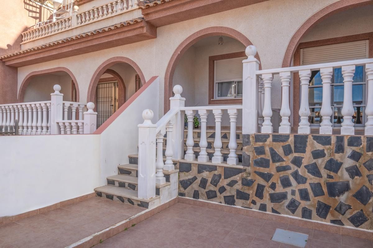 Planta baja en venta en Santa Pola con Aire acondicionado, Calefacción y Piscina