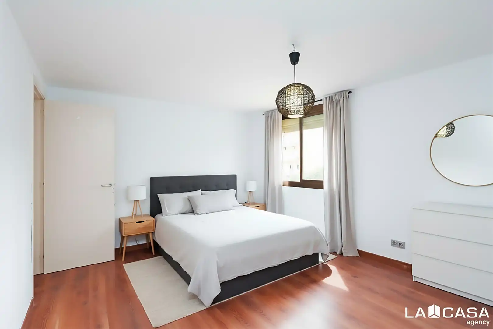 Habitación de Ático en venta en L'Hospitalet de Llobregat con Balcón