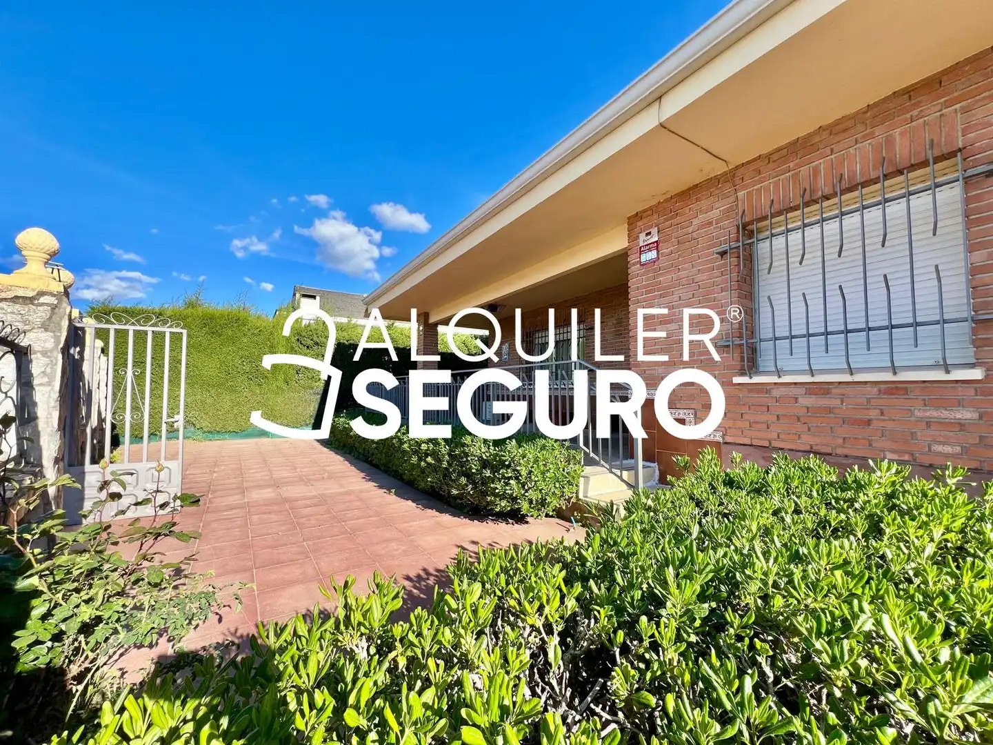 Vista exterior de Casa o chalet de alquiler en Valdetorres de Jarama con Calefacción, Terraza y Trastero