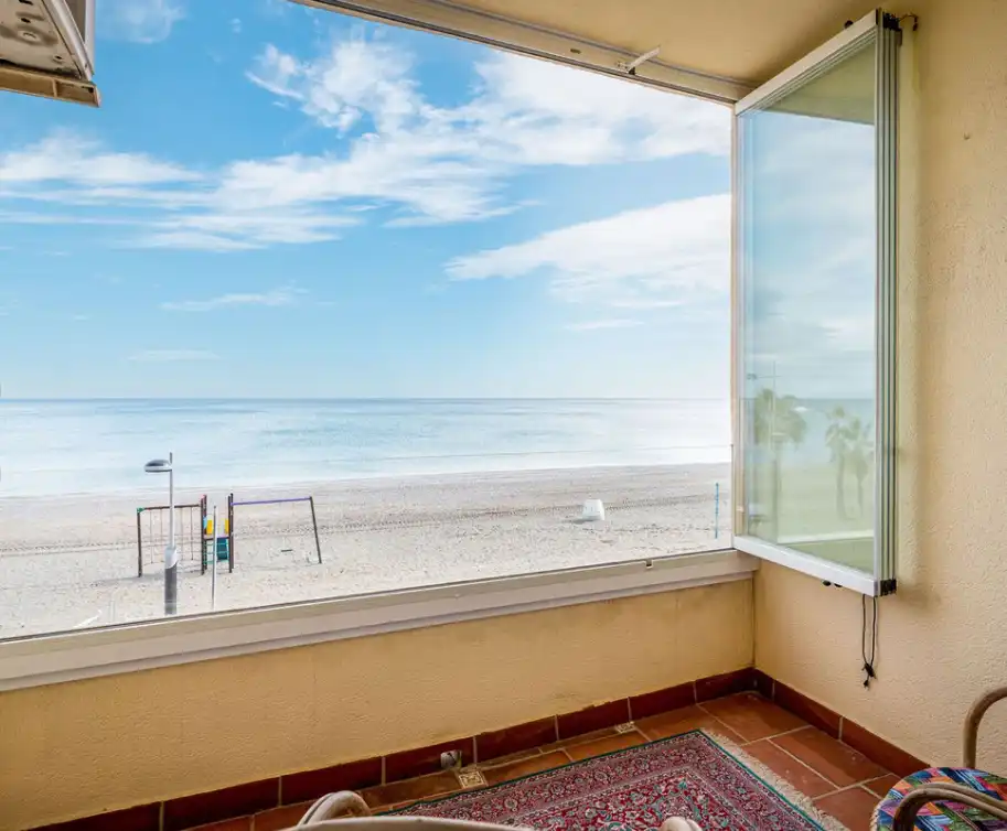 Flat with terrace for sale in San Luis de Sabinillas