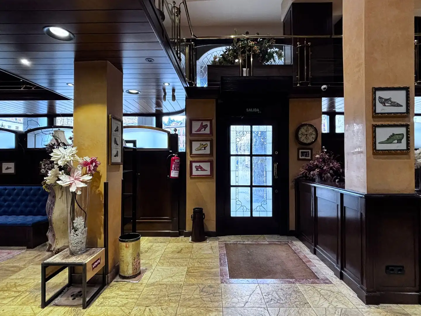 Commercial properties for rent in Burgos  with Air Conditioner, Heating and Furnished