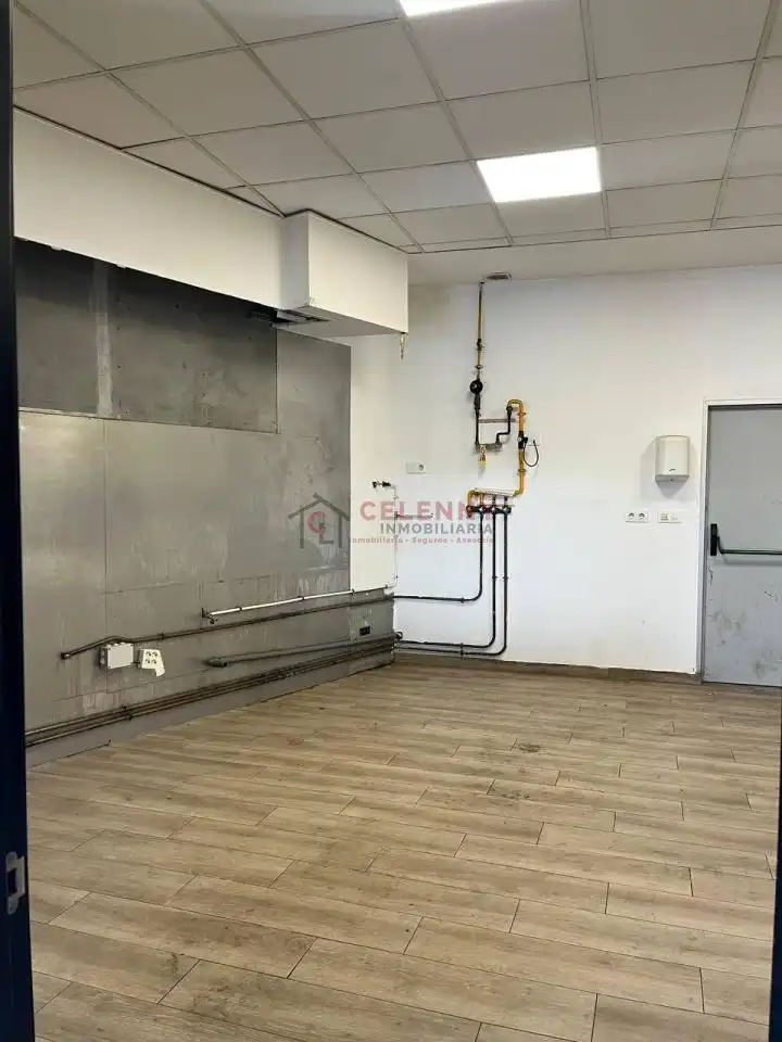 Cocina de Local de alquiler en San Cibrao das Viñas