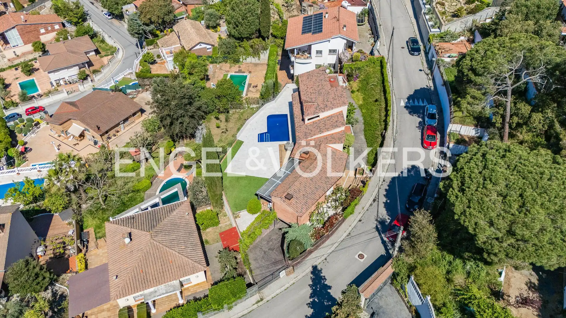 Vista exterior de Casa o xalet en venda en Sant Fost de Campsentelles amb Calefacció, Jardí privat i Parquet