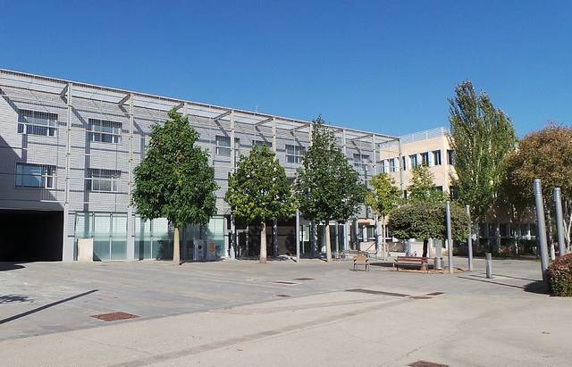 Local comercial en Alquiler en Germans Lumiere                                    en Establiments