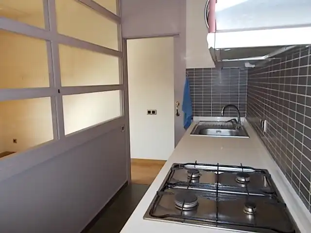 Cuina de Pis en venda en Badalona amb Calefacció, Parquet i Forn