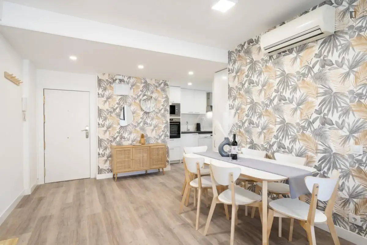 Comedor de Apartamento de alquiler en Madrid con Aire acondicionado, Amueblado y Horno