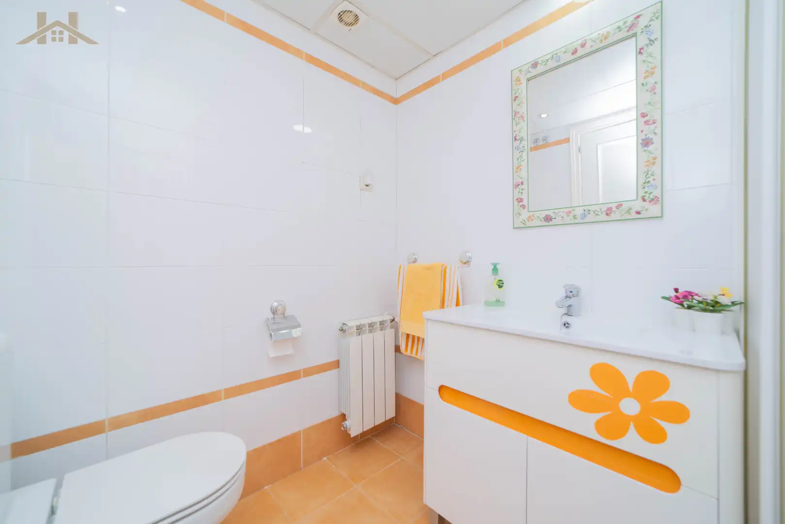 Bathroom of Flat for sale in Leganés  with Air Conditioner, Heating and Terrace