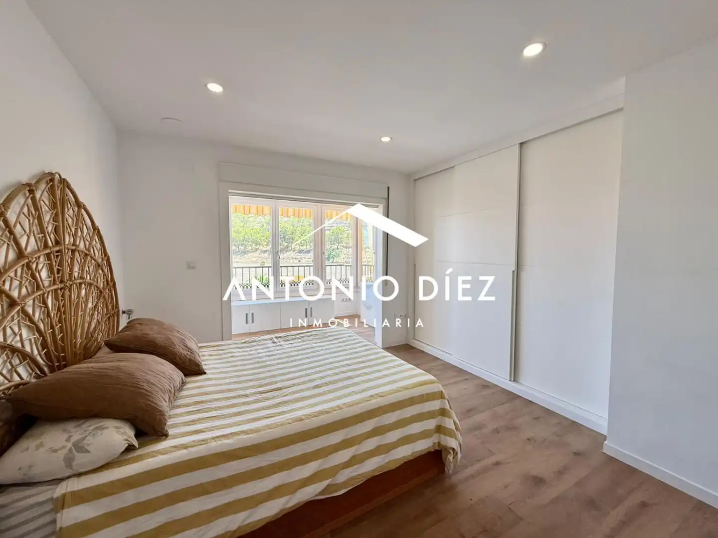 Bedroom of Attic for sale in Aspe  with Air Conditioner, Terrace and Storage room