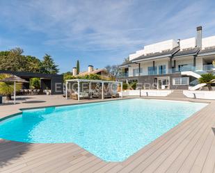 Swimming pool of House or chalet for sale in Las Rozas de Madrid  with Air Conditioner, Heating and Private garden