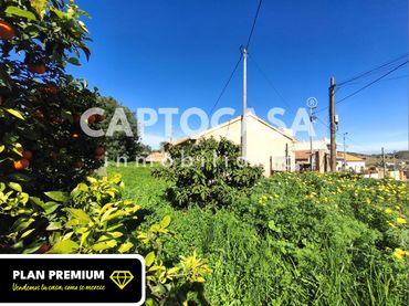 Casa rústica amb jardí en venda a Poblado Perin