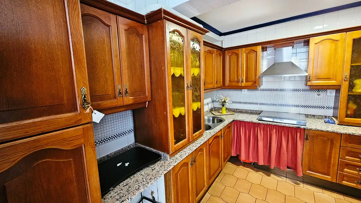 Kitchen of Flat for sale in Sevilla  with Air Conditioner, Terrace and Balcony