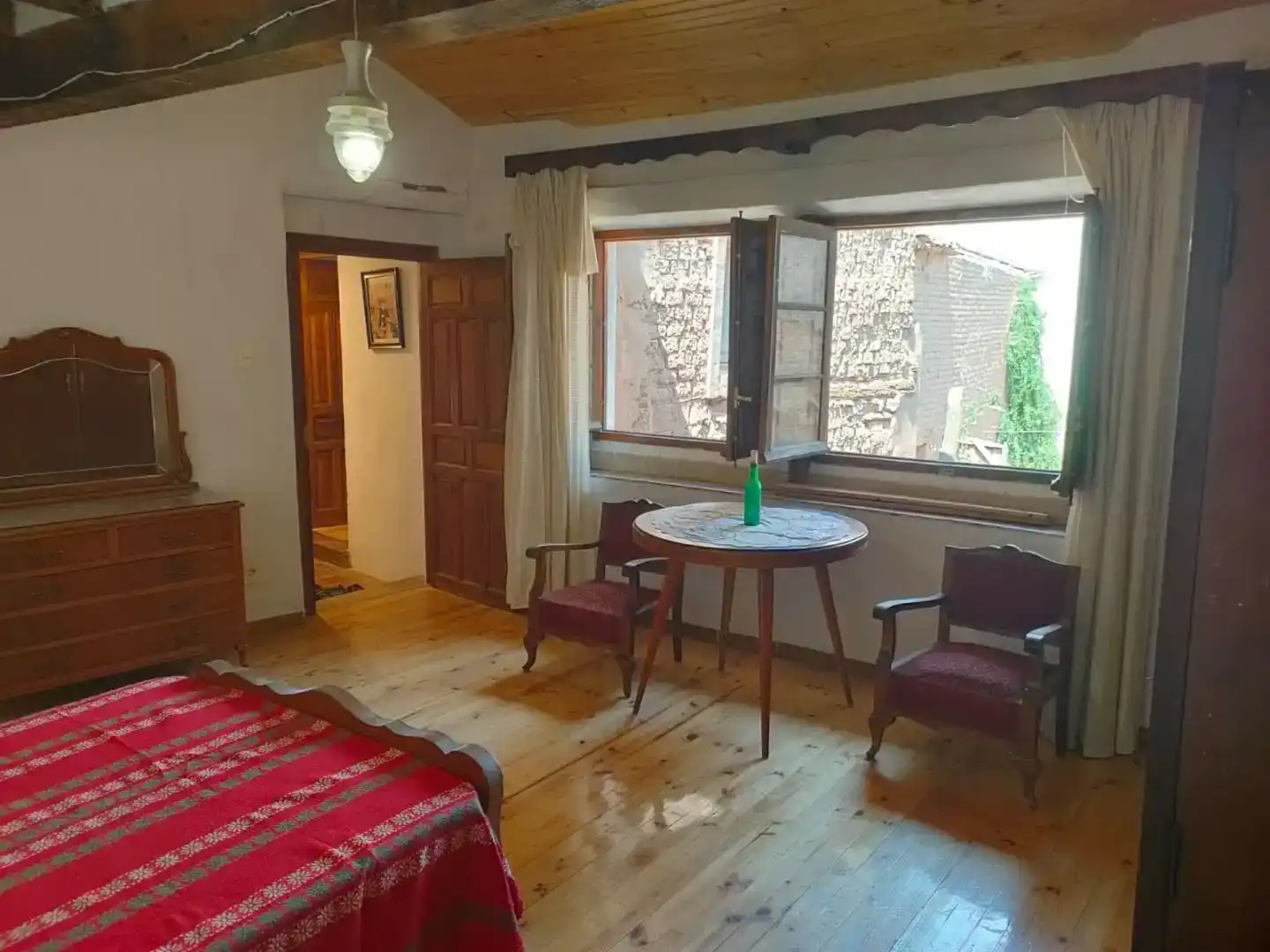 Dormitori de Casa adosada en venda en Villasandino amb Jardí privat, Traster i Moblat