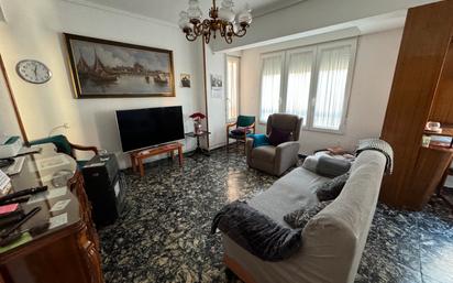 Sala d'estar de Pis en venda en Villena amb Calefacció, Moblat i Balcó