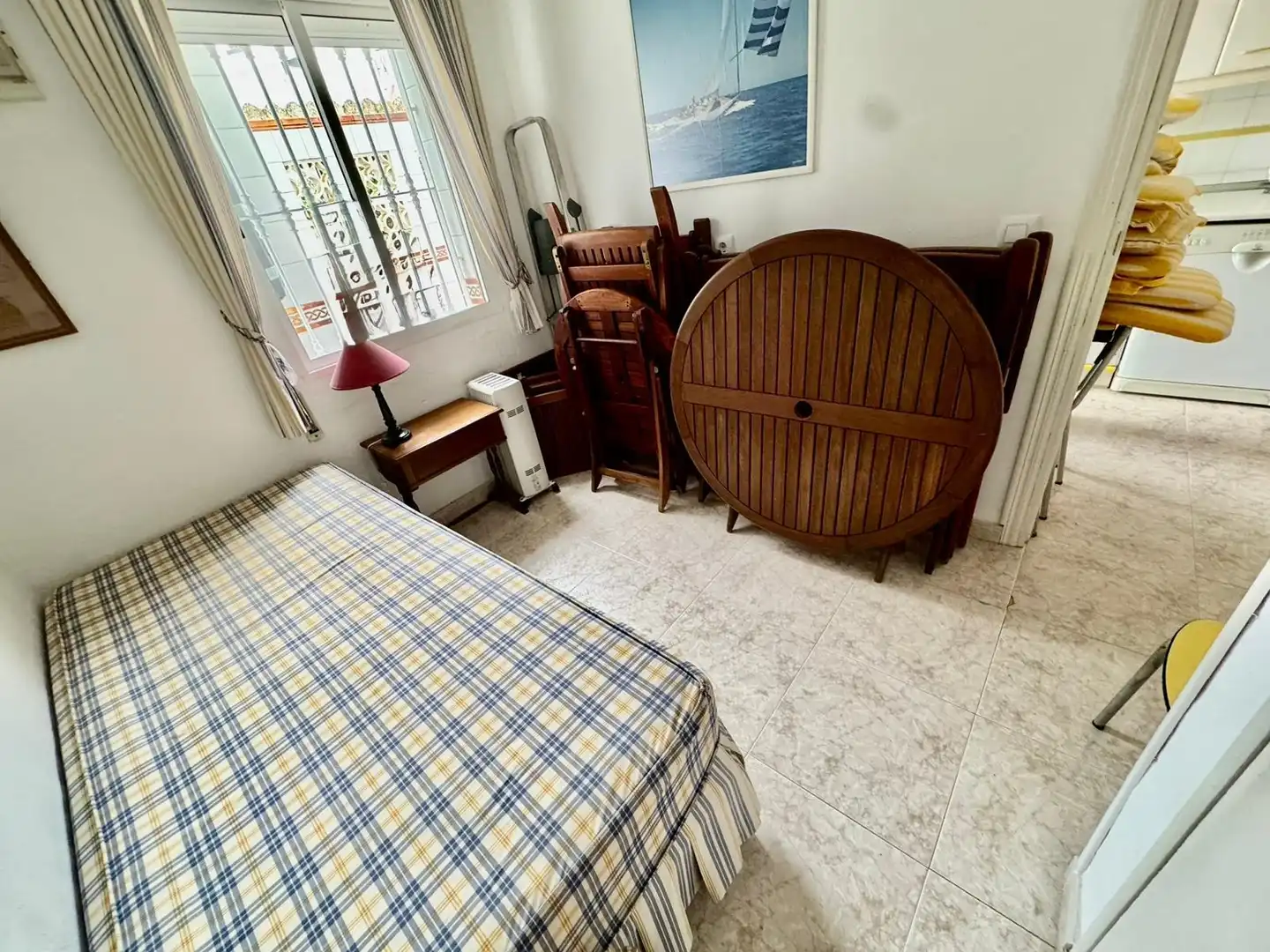 Habitación de Casa adosada en venta en Punta Umbría con Terraza, Amueblado y Balcón