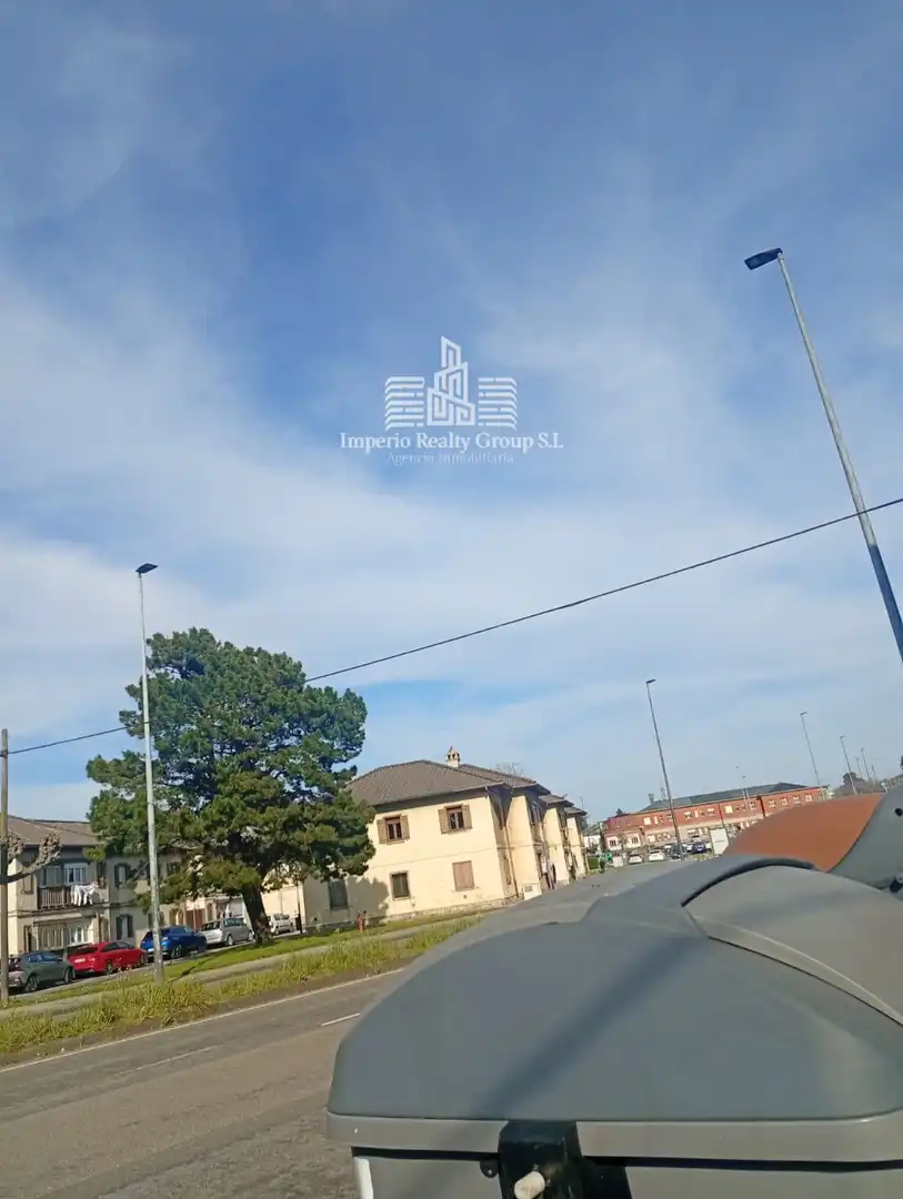 Außenansicht von Wohnung zum Verkauf in Avilés mit Terrasse