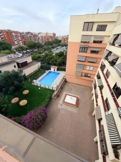 Piscina de Piso en venta en Badajoz con Calefacción, Terraza y Trastero