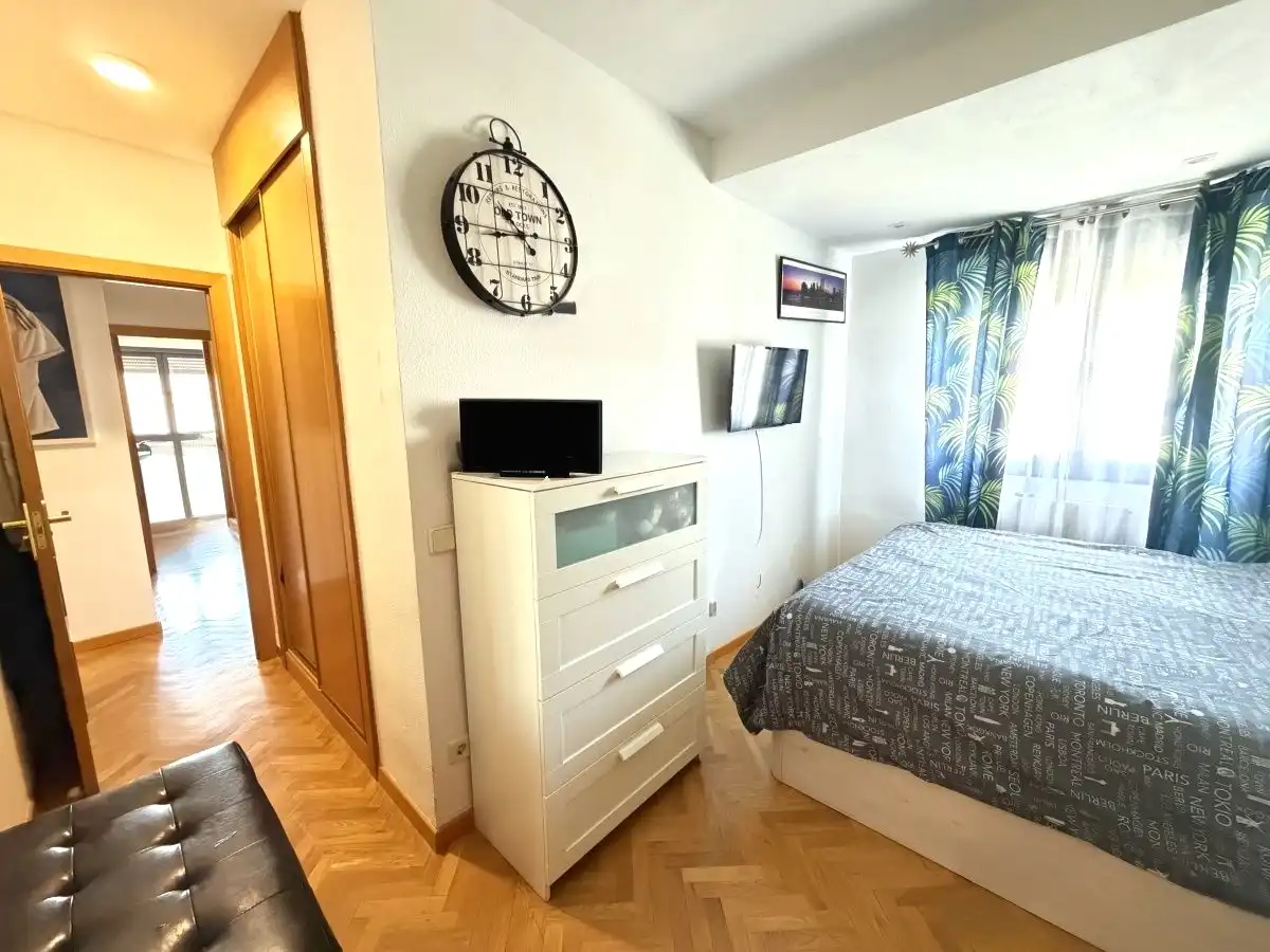 Bedroom of Flat for sale in Madrid  with Heating, Storage room and Community pool