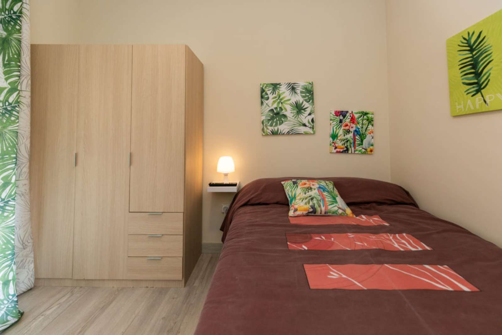 Bedroom of Flat to share in  Granada Capital  with Air Conditioner, Heating and Terrace