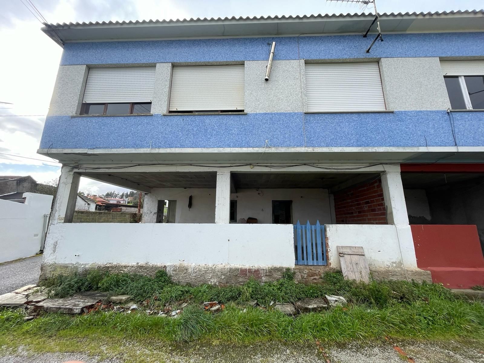 Vista exterior de Casa adosada en venda en Ferrol amb Jardí privat i Terrassa