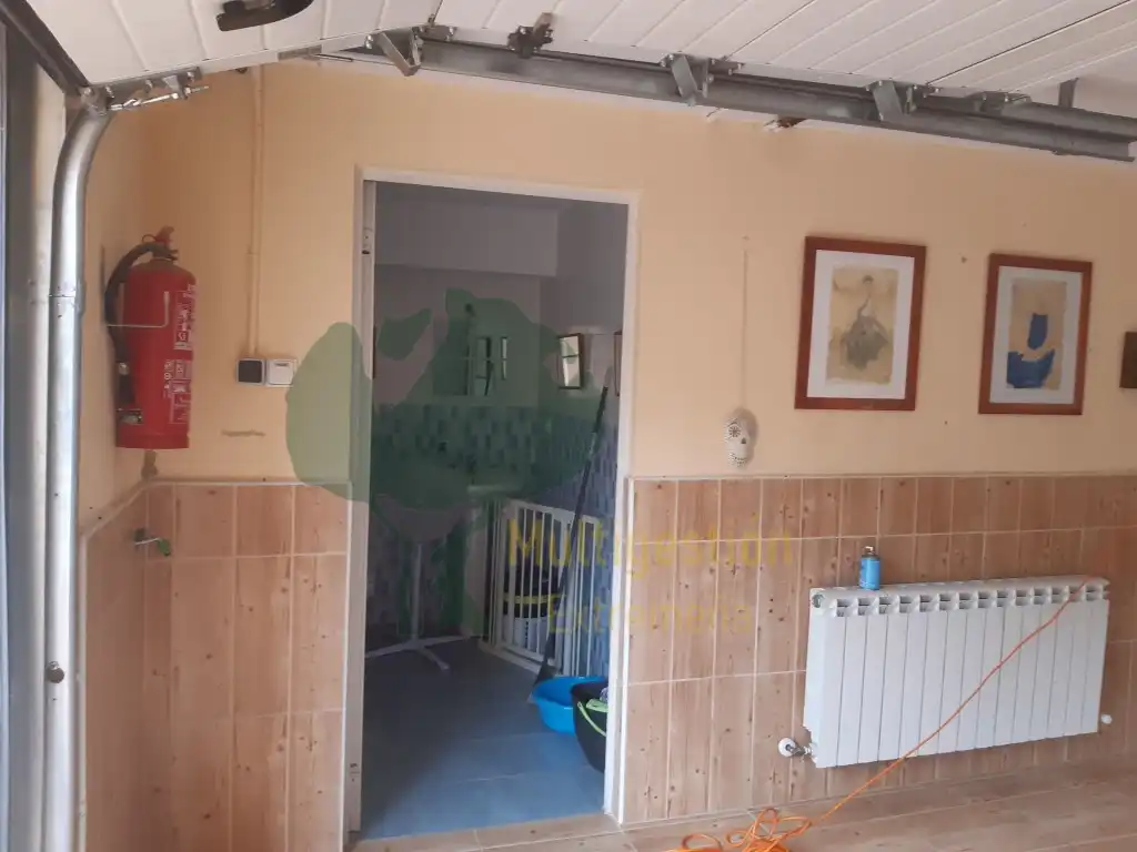 Einfamilien-Reihenhaus zur Miete in Cáceres