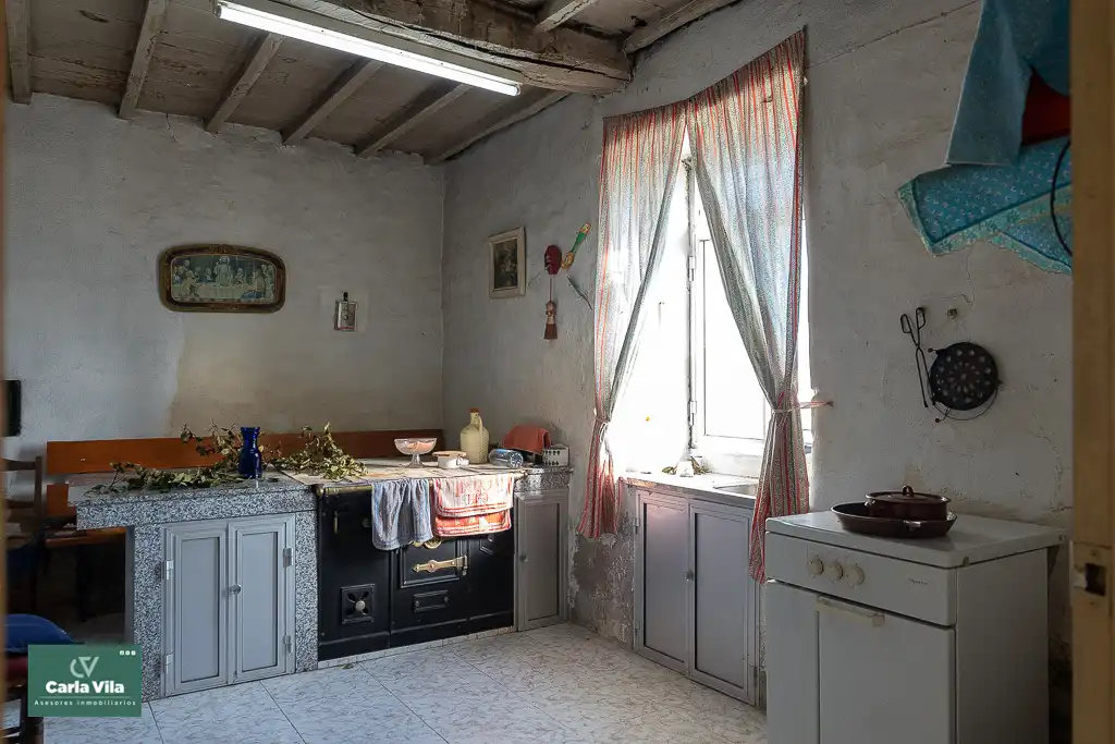 Cocina de Finca rústica en venta en Lugo con Jardín privado, Horno y Balcón