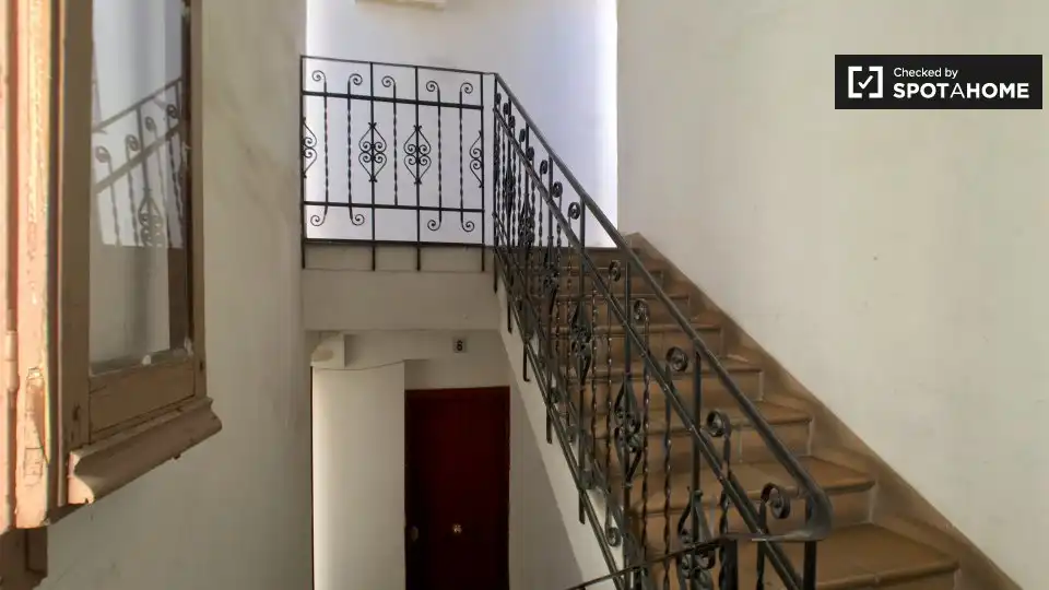 Flat for rent in Madrid  with Air Conditioner, Heating and Furnished