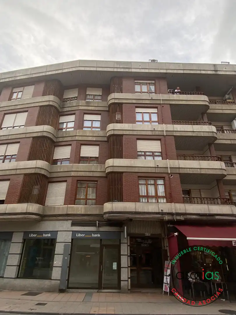 Vista exterior de Ático en venta en Langreo con Calefacción, Parquet y Terraza