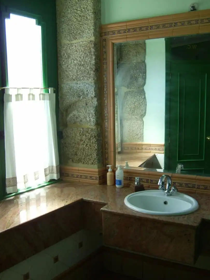 Bany de Casa o xalet en venda en Leiro amb Parquet