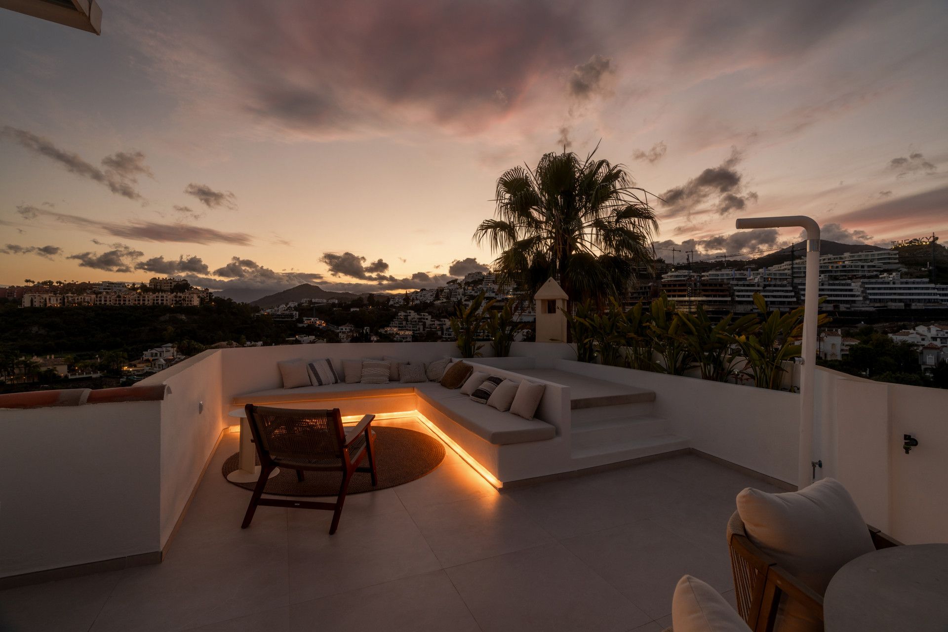 Terrassa de Àtic en venda en Benahavís amb Terrassa, Piscina i Moblat
