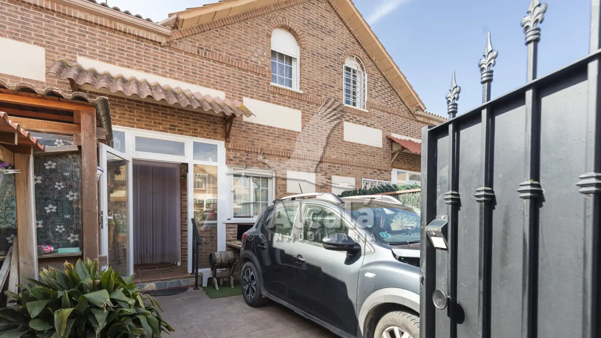 Vista exterior de Casa adosada en venda en Moratalla amb Calefacció