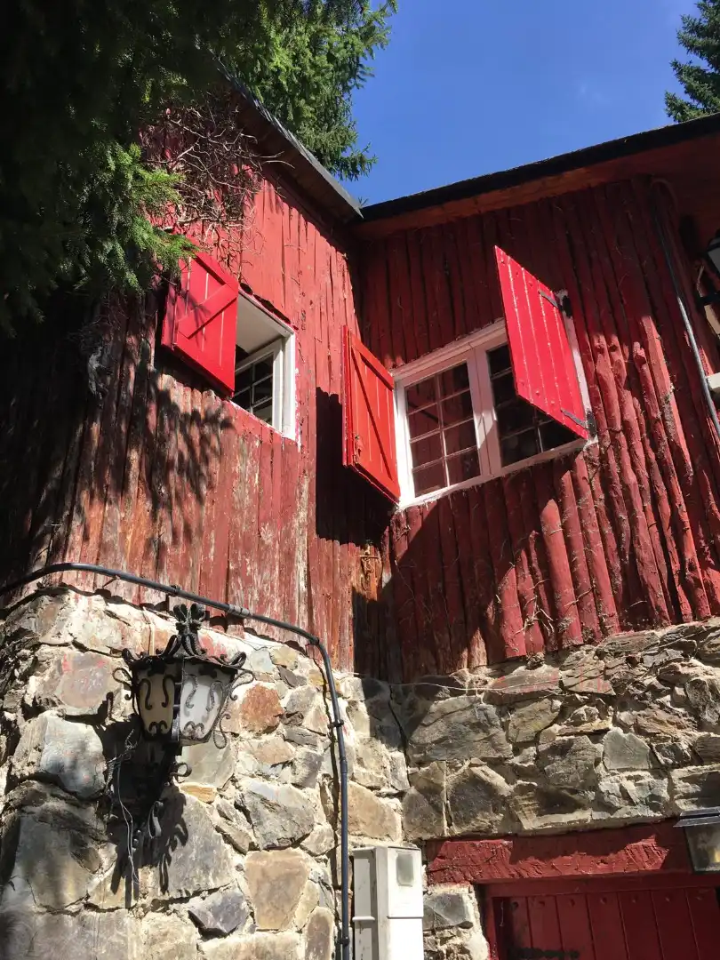 Vista exterior de Casa o xalet en venda en Molló amb Jardí privat, Terrassa i Piscina