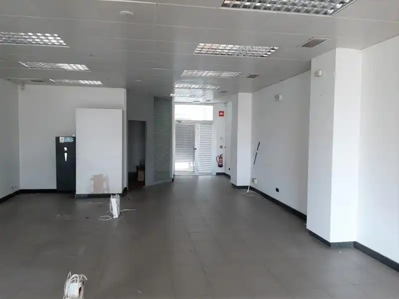 Local comercial en venda a Lalín, imagen 4
