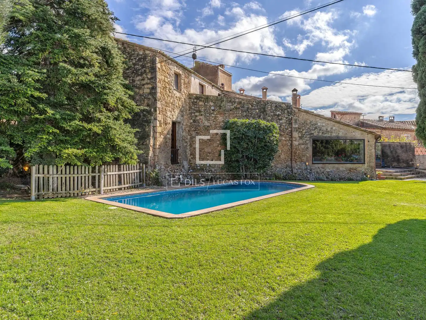 Vista exterior de Finca rústica en venta en Bàscara con Aire acondicionado, Calefacción y Jardín privado